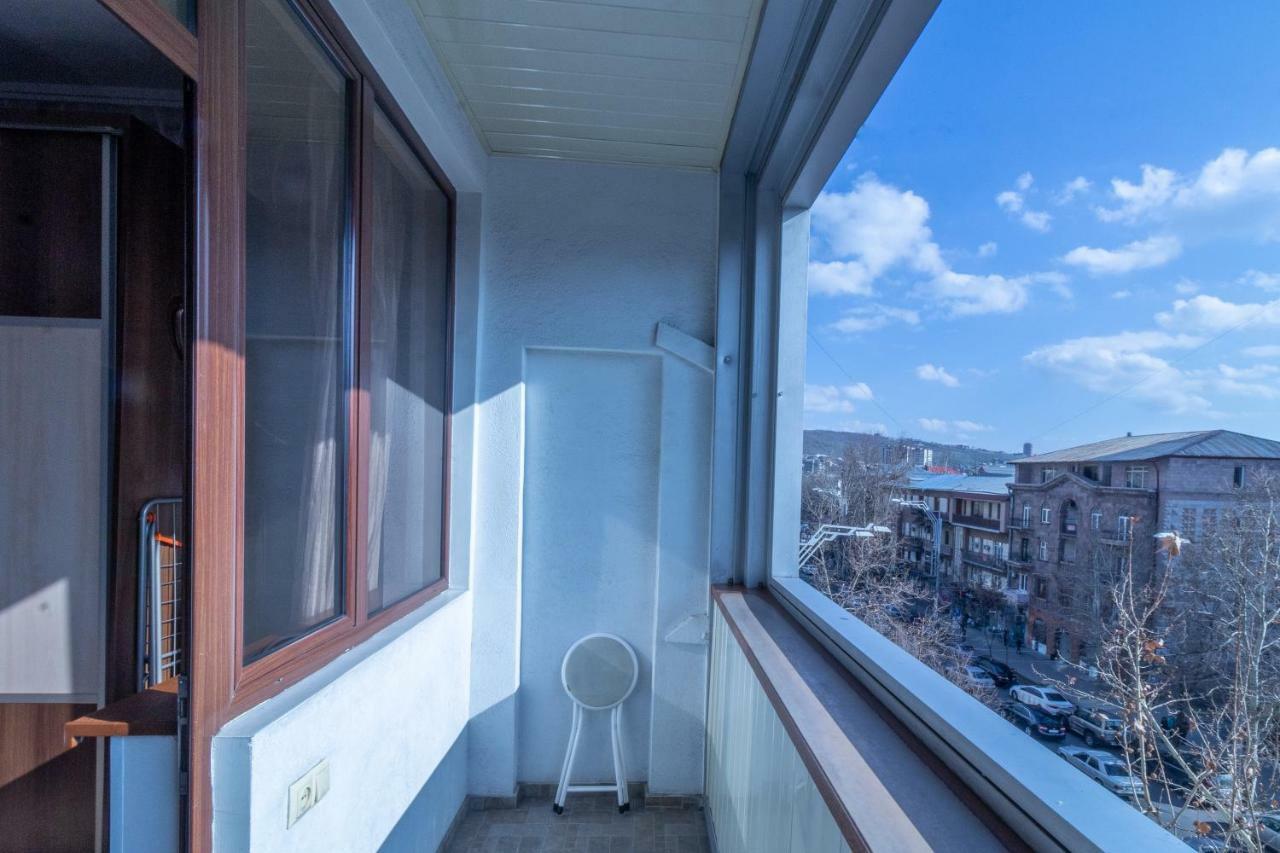 Stay Inn Apartments On 33 Sayat-Nova Avenue Erevan Esterno foto