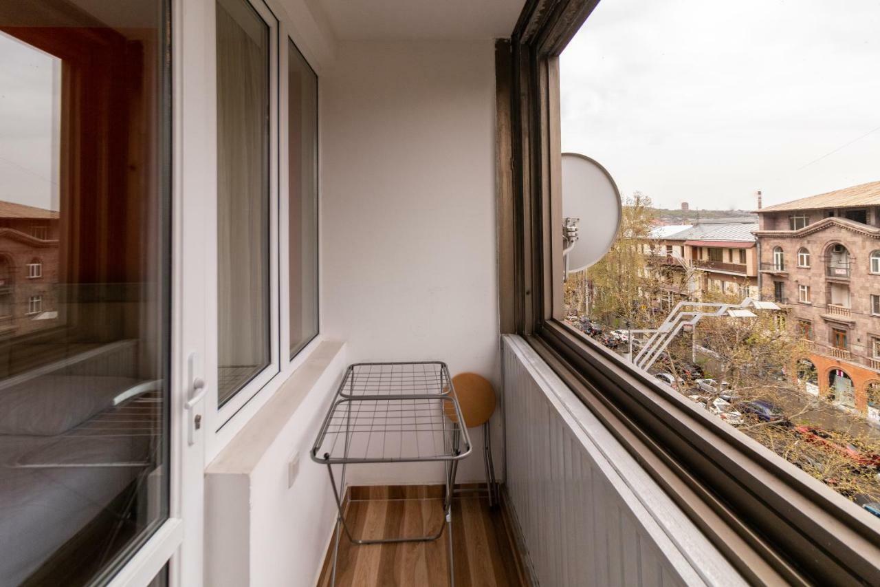 Stay Inn Apartments On 33 Sayat-Nova Avenue Erevan Esterno foto